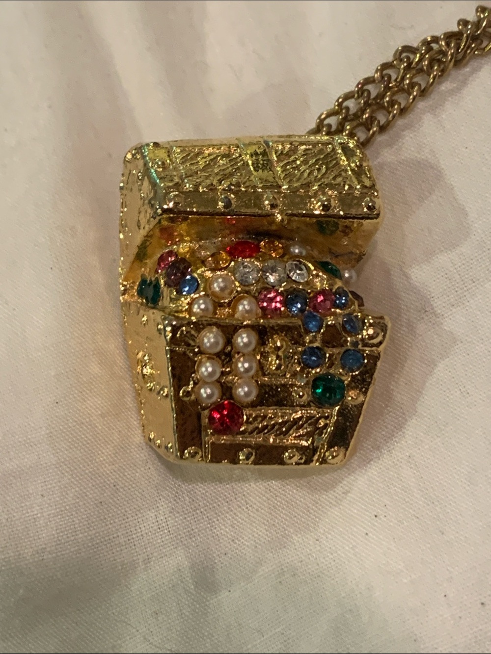 Gold-Tone Multi-Color Gemstone Treasure Chest Pendant/Brooch Necklace